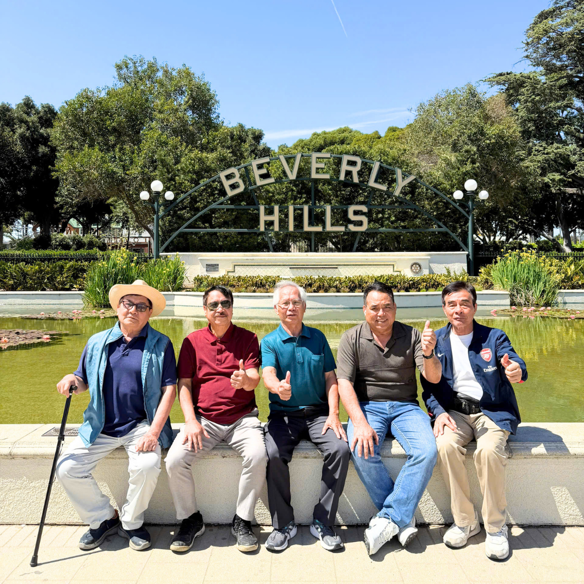 Đoàn tại Beverly Hills 2
